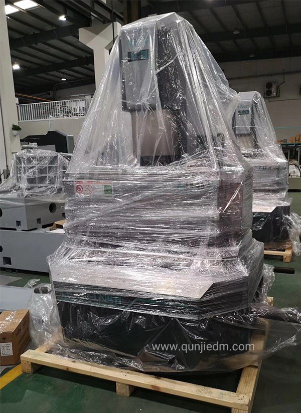 群基数控镜面火花机LN40新机打包完毕